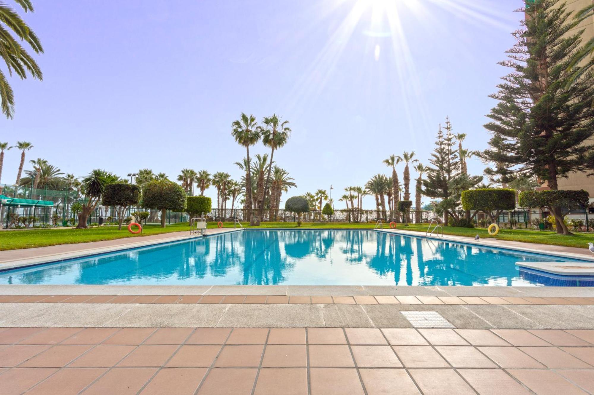1003 - Seafront On El Paseo - Air Conditionning - Wi-fi - Smart Tv Apartment *