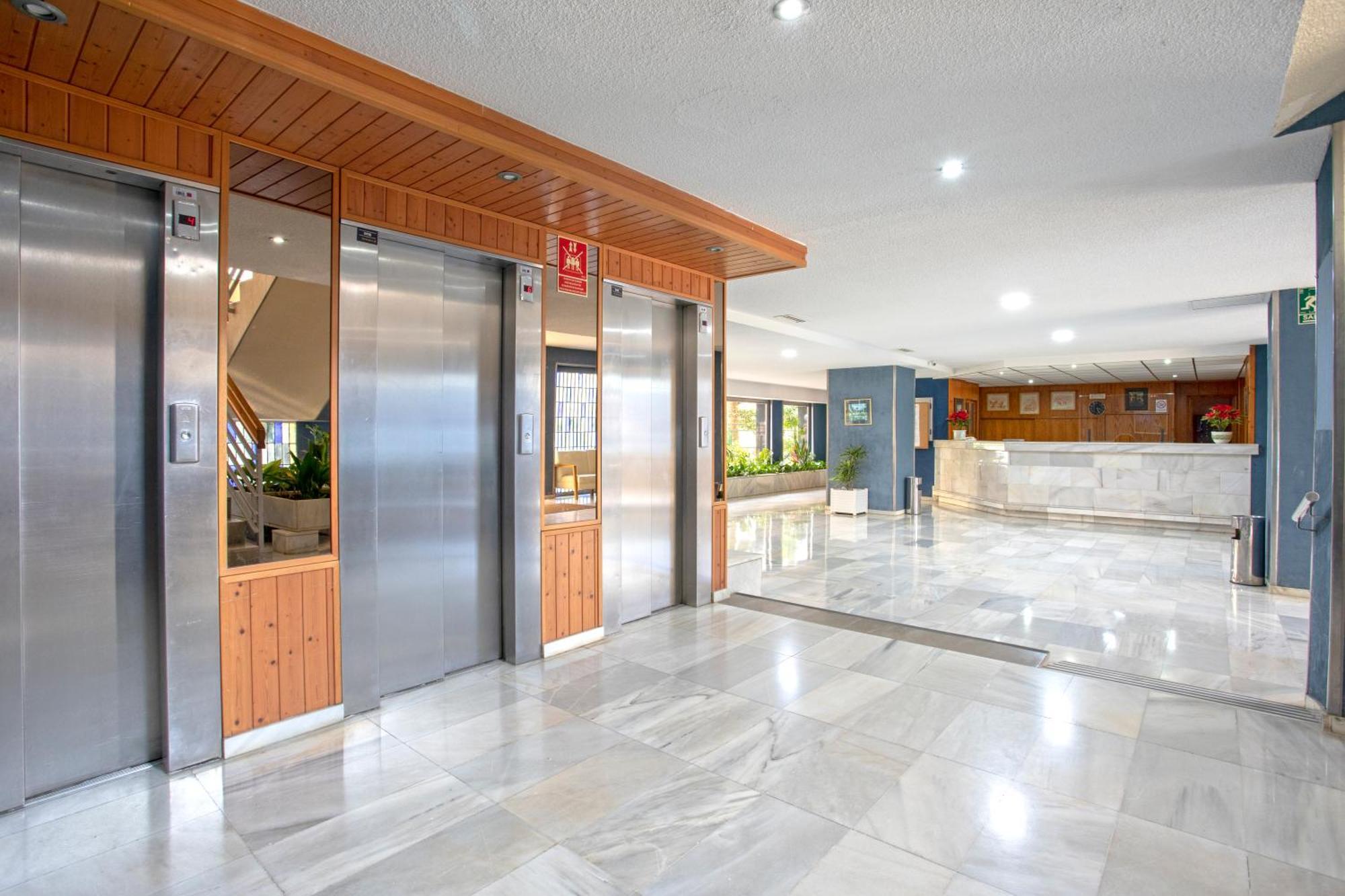 1003 - Seafront On El Paseo - Air Conditionning - Wi-fi - Smart Tv Apartment