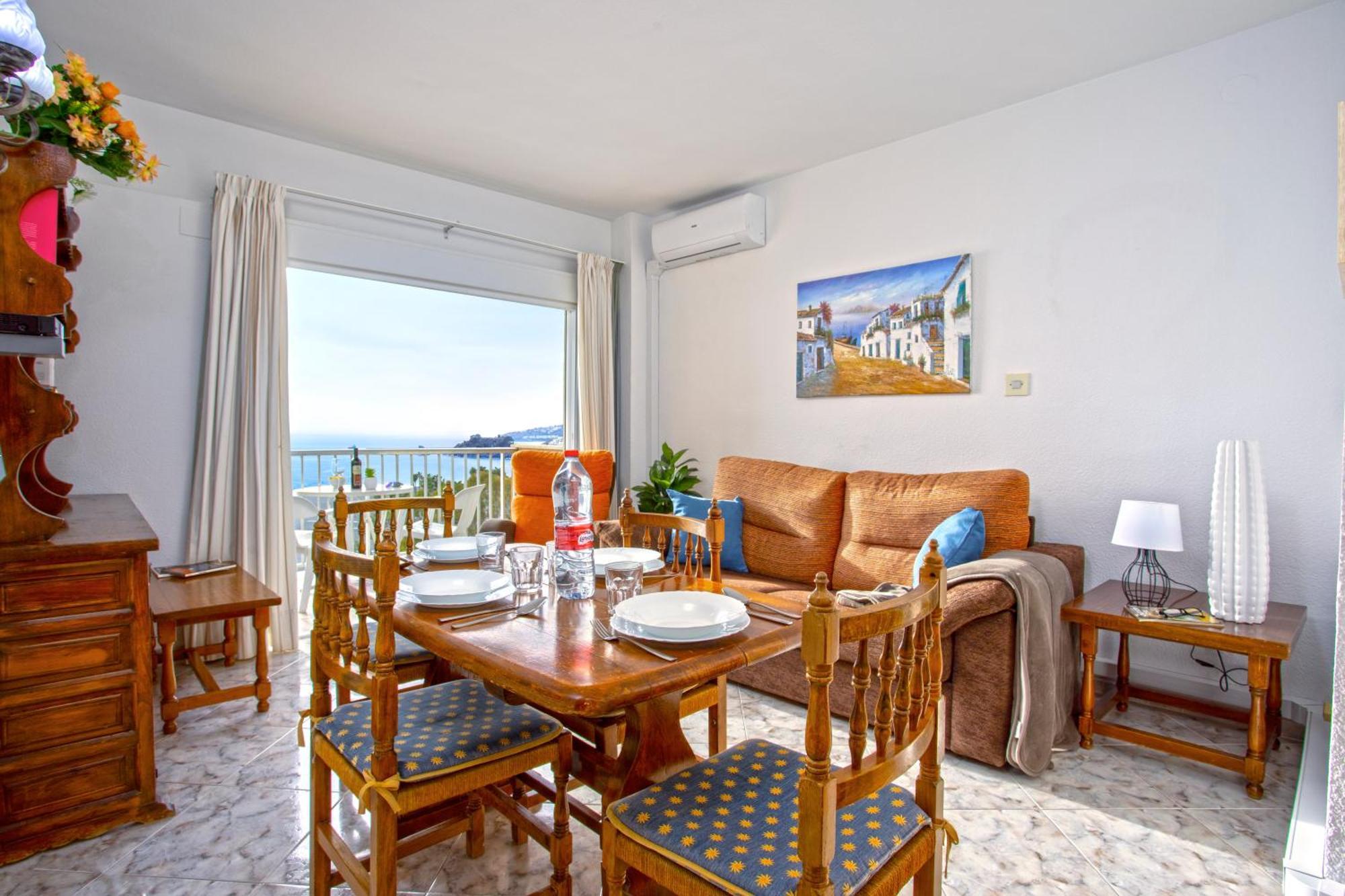 Apartment 1003 - Seafront On El Paseo - Air Conditionning - Wi-fi - Smart Tv *