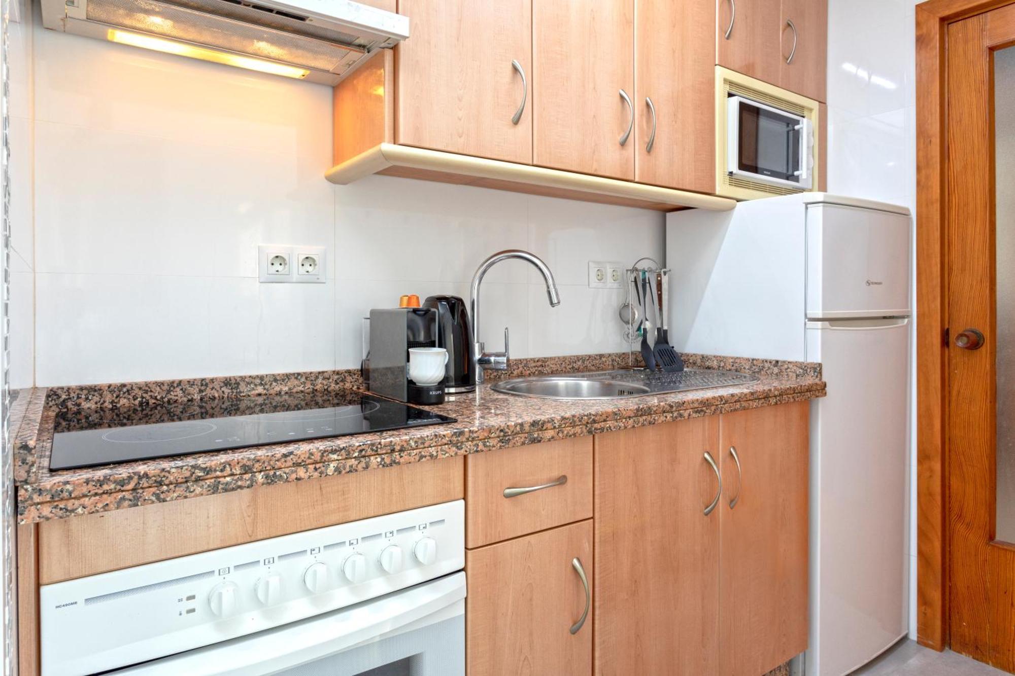 1003 - Seafront On El Paseo - Air Conditionning - Wi-fi - Smart Tv * Almunecar